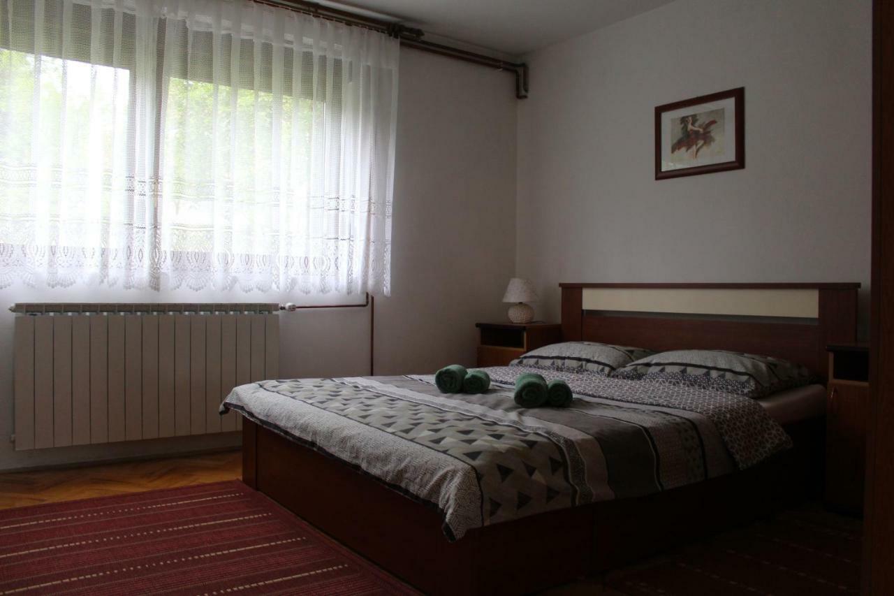 Apartment Paula Слуни Екстериор снимка
