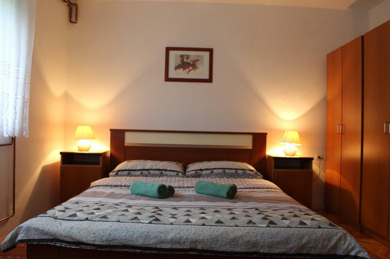 Apartment Paula Слуни Екстериор снимка